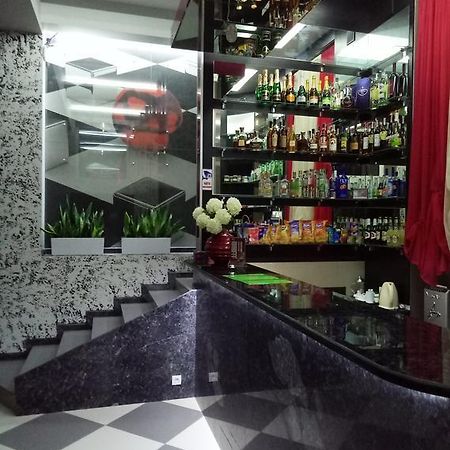 Guest House Khan Charkiv Esterno foto
