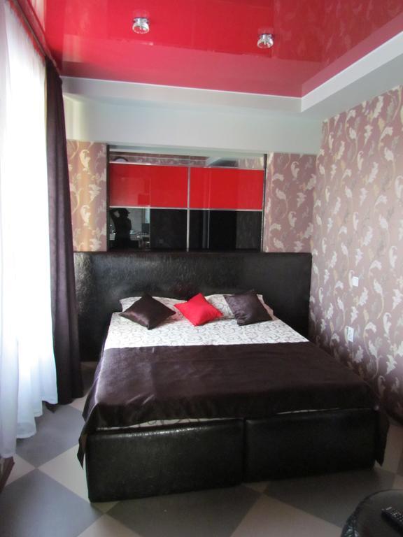 Guest House Khan Charkiv Esterno foto