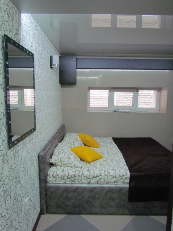 Guest House Khan Charkiv Esterno foto